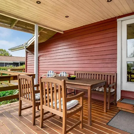 Hybenvaenget I Holiday home *