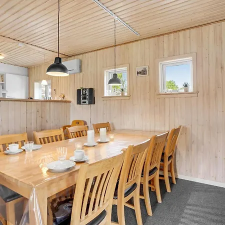 Semesterbostad Fantastiskt Hem I Hejls Med Bastu